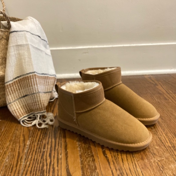 Ultra Mini Style Faux Suede Winter Boots sz 38 - Picture 2 of 7